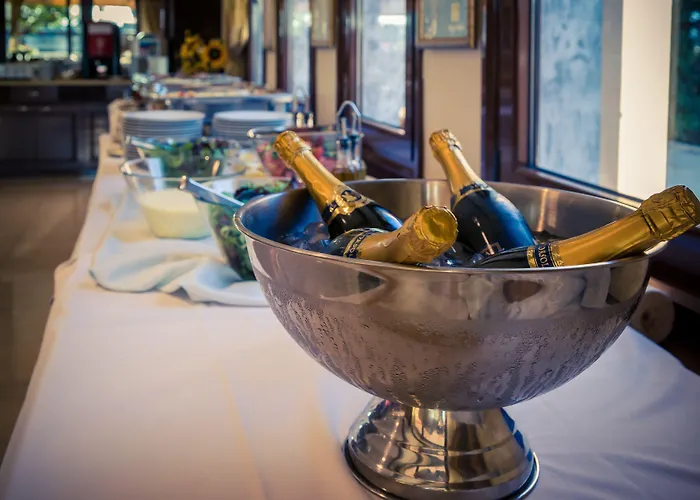 Avalon Airport Thessaloniki Otel 4*